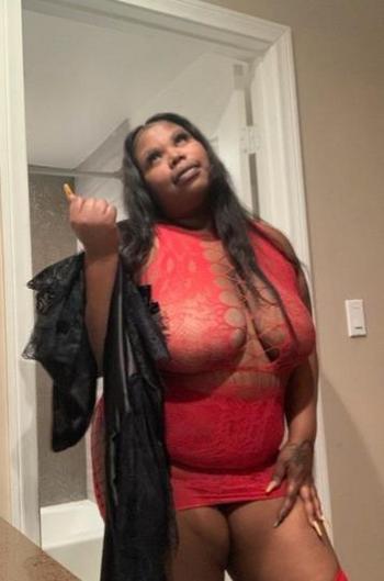 Juicy, 26  female escort, San Fernando Valley