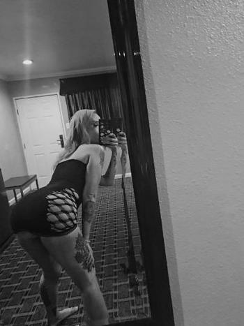 Juicy, 23  female escort, San Fernando Valley