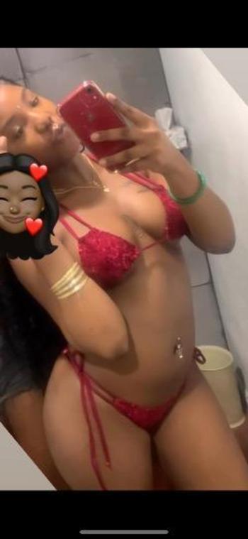 Currency, 20  female escort, San Fernando Valley