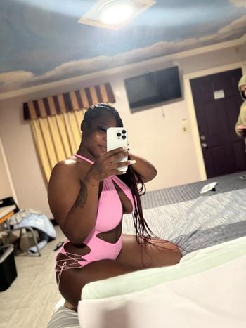 Ravven , 21  female escort, San Fernando Valley