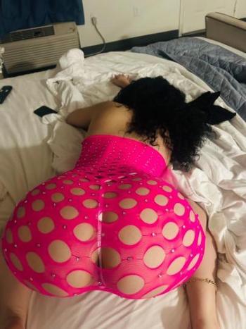 Snow , 20  female escort, San Fernando Valley