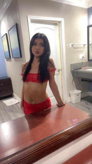 Remy , 23  female escort, San Fernando Valley