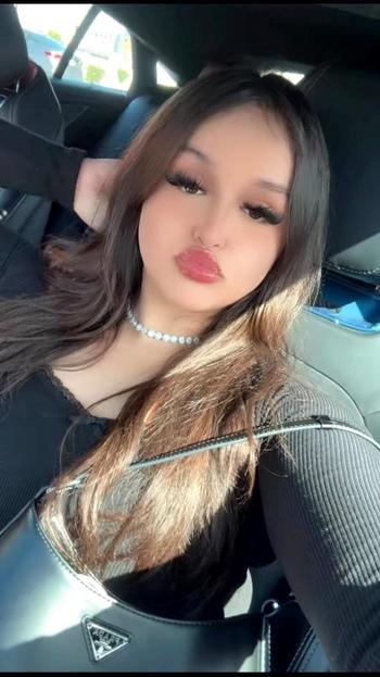 KiKi , 21  female escort, San Fernando Valley