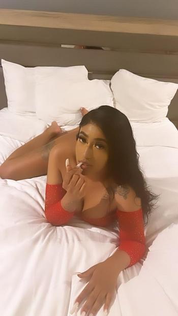 Summer, 27  female escort, San Fernando Valley